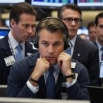 Bond market selloff boosts dollar as us rate cuts lose luster